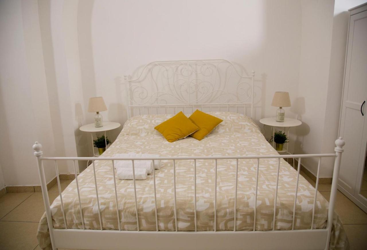 Agathe Guest House คาตาเนีย ภายนอก รูปภาพ