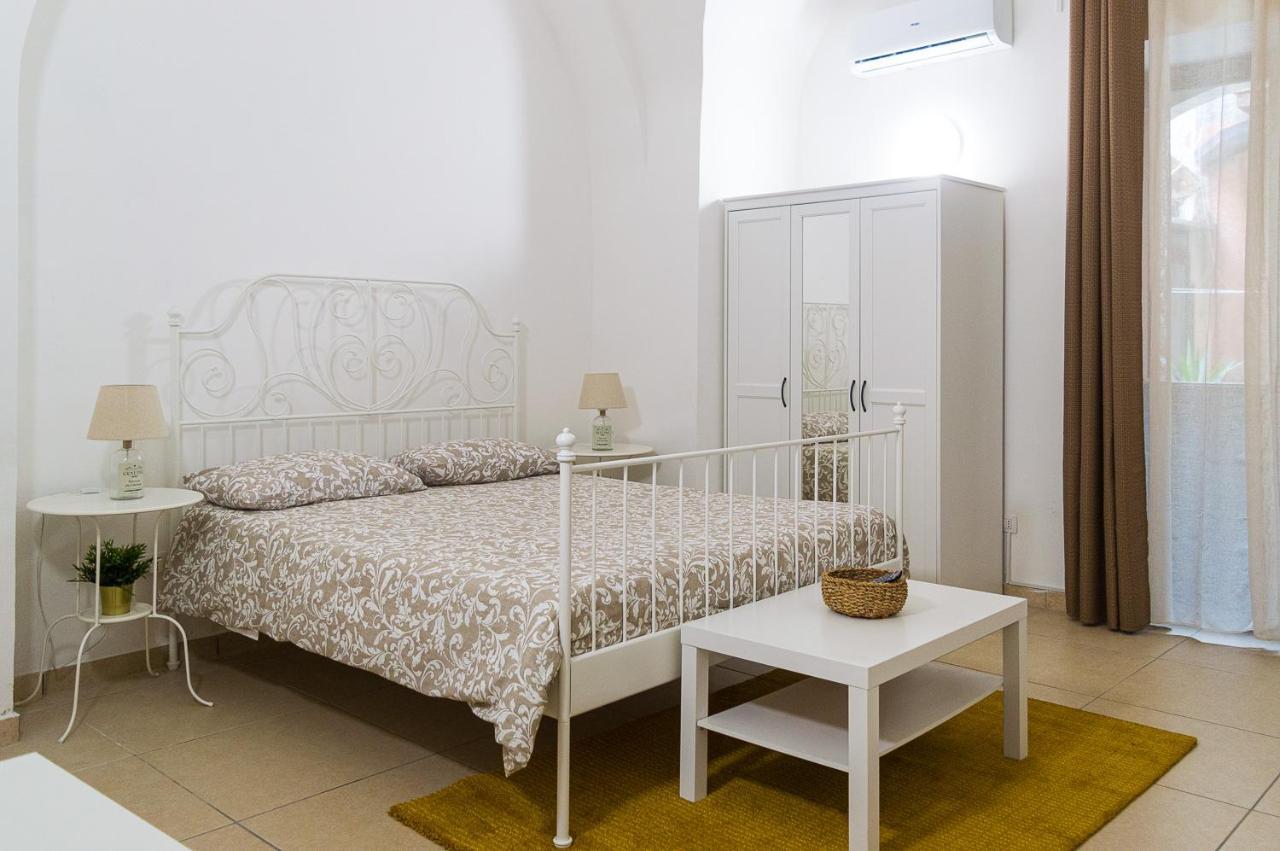 Agathe Guest House คาตาเนีย ภายนอก รูปภาพ